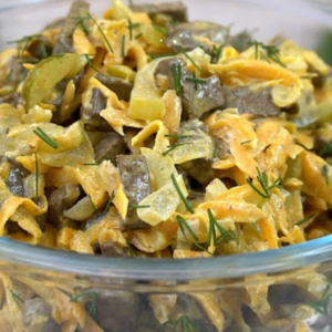 Рецепт забытого салата времен СССР: «Пассажирский» с печенью и солеными огурцами