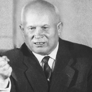 «Дeрeвeнcкий дyрaчок»: какой факт своей биографии всю жизнь скрывал Никита Хрущев